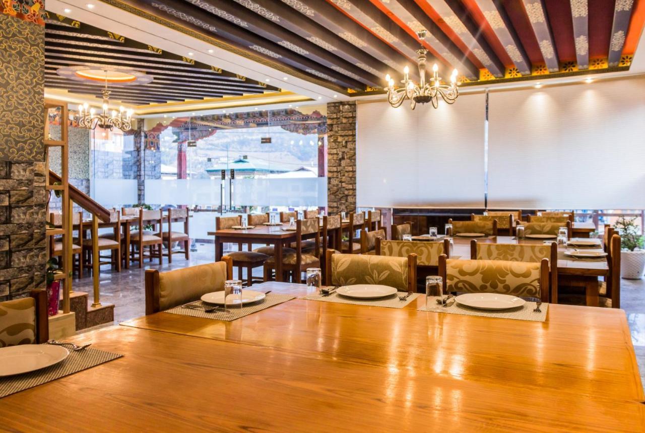 White Dragon Hotel 푸나카 외부 사진